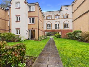 COMMUNAL GARDENS- click for photo gallery